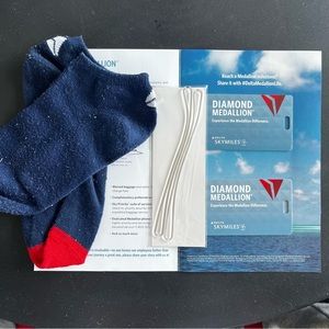 delta diamond medallion two tags plus socks‎